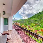 хаджиевата къща Villa *
